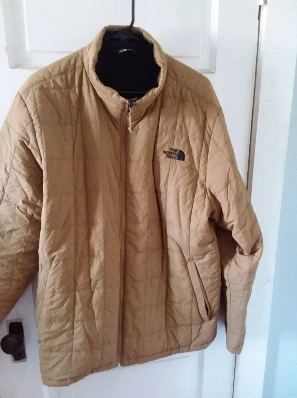 The North Face Men's Quilted Lightweight Jacket in Tan